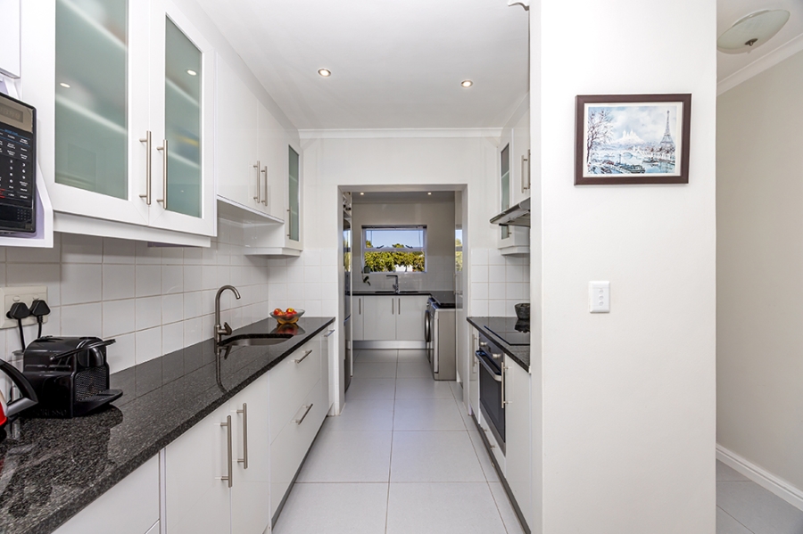 3 Bedroom Property for Sale in Sunningdale Western Cape